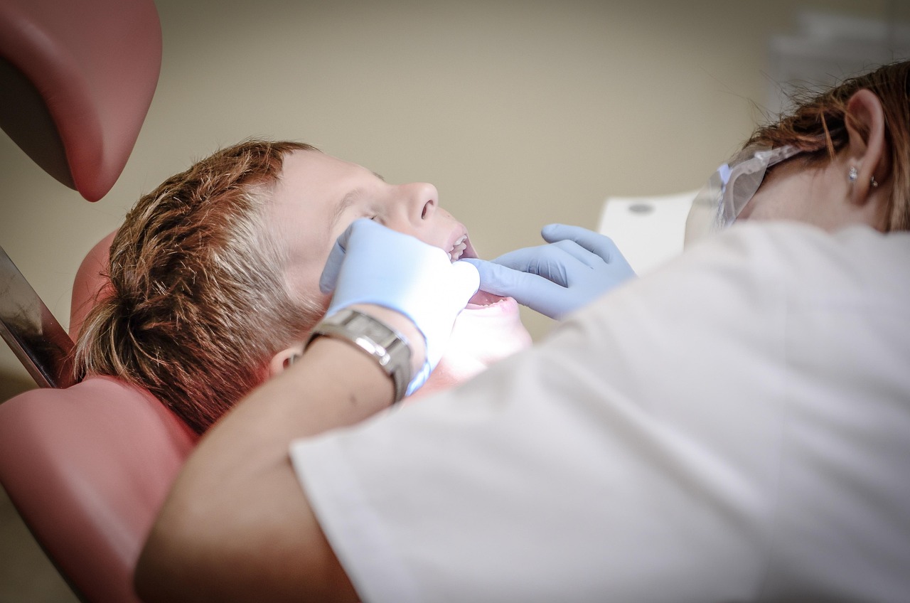 Handling Dental Emergencies When There’s No Dentist