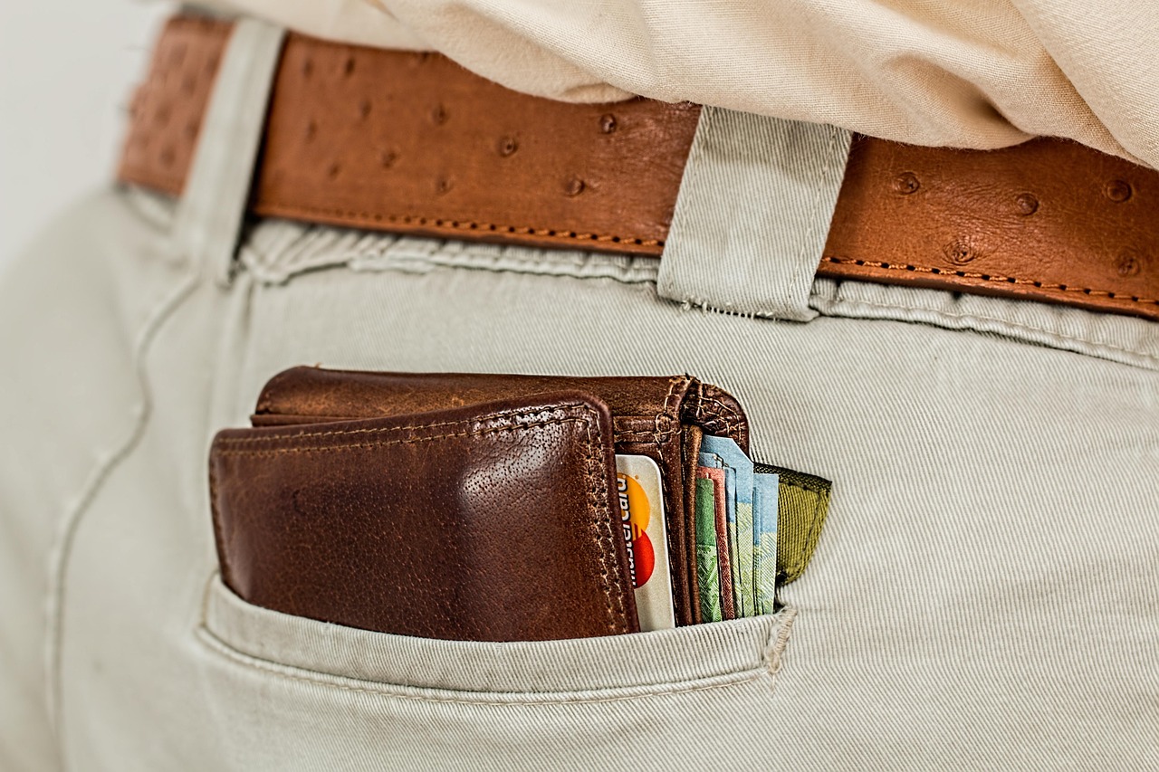 Everyday Carry for Normal People: A Practical EDC Setup That Fits in Your Pockets