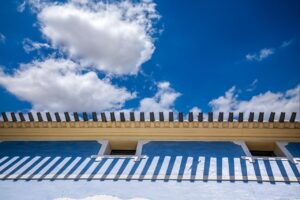 Cool Roofs: The Physics Nobody Disputes, the Lobbying You Were Not Told About, and What Actually Belongs on Your Roof